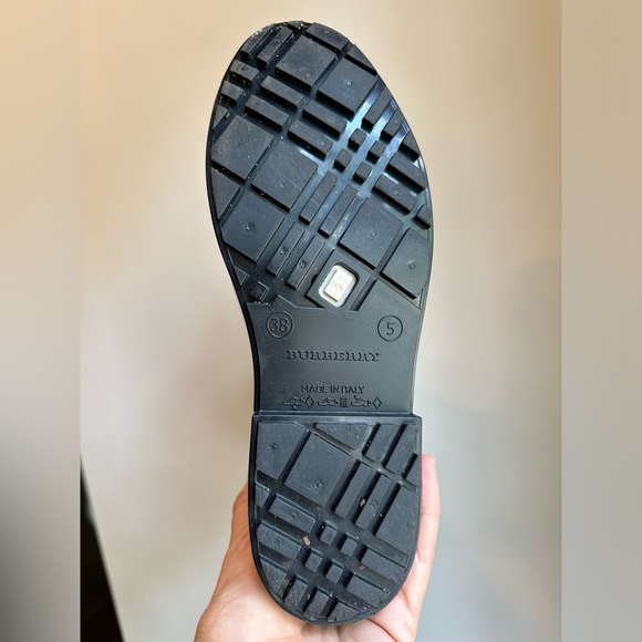 Burberry Equestrian Knight Rainboot in Trench. Euro 38 UK 5 - Picture 9 of 14